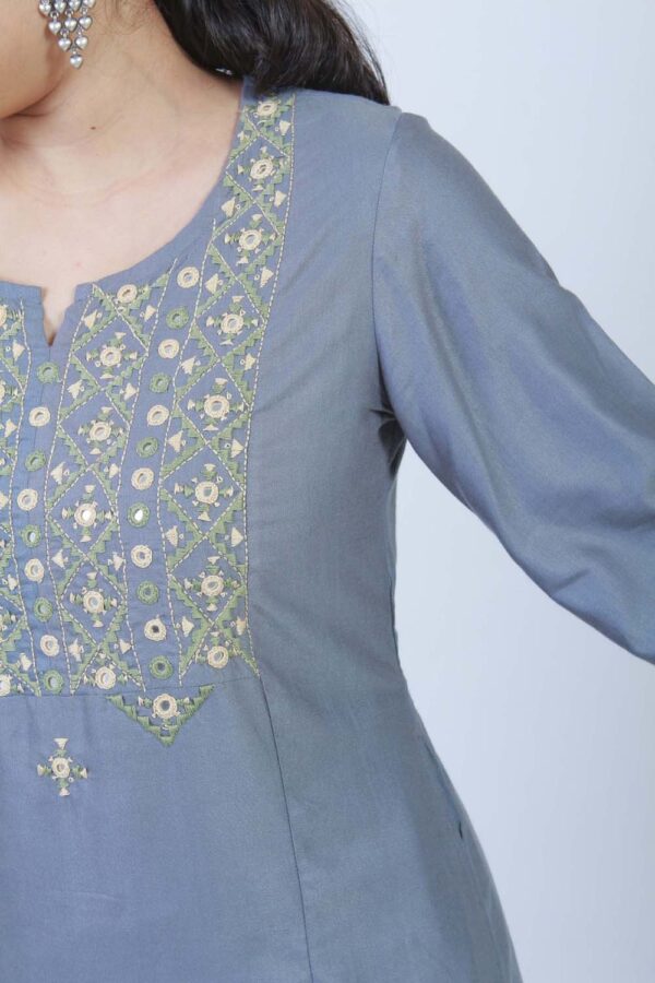 Jaalibari Hand Embroidered Kurta Buy Urmul Desert Crafts