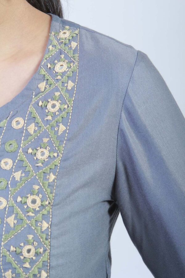 Jaalibari Hand Embroidered Kurta Buy Urmul Desert Crafts