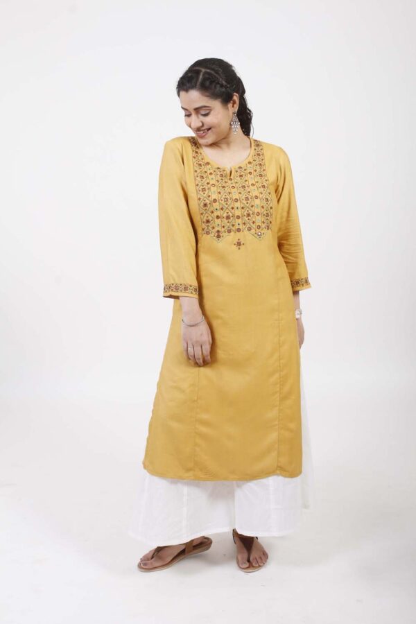 Jaalbari Hand Embroidered Kurta Buy Urmul Desert Crafts