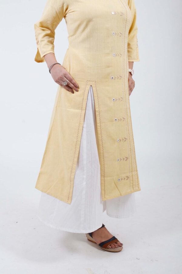 Aasam Hand Embroidered Kurta Buy Urmul Desert Crafts