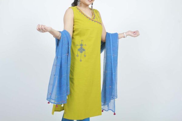 Raikhi Hand Embroidered kurta set Buy Urmul Desert Crafts