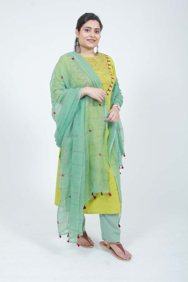 Paro Hand Embroidered kurta set Buy Urmul Desert Crafts