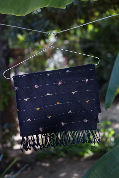kungri and mirrior Hand Embroidered woollen stoles Buy Urmul Desert Crafts