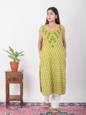 Zohra Handblock printed and Embroidered Green kurta. (2pc kurta and pant) Buy Urmul Desert Crafts
