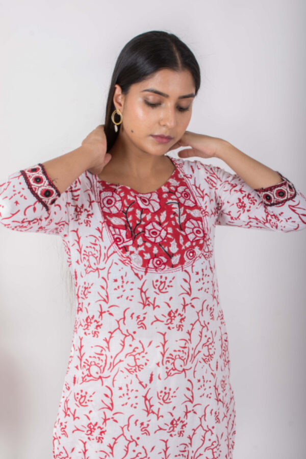 Gulbarh Handblock printed and Embroidered white kurta. (3pc kurta,pant and Dupatta) Buy Urmul Desert Crafts