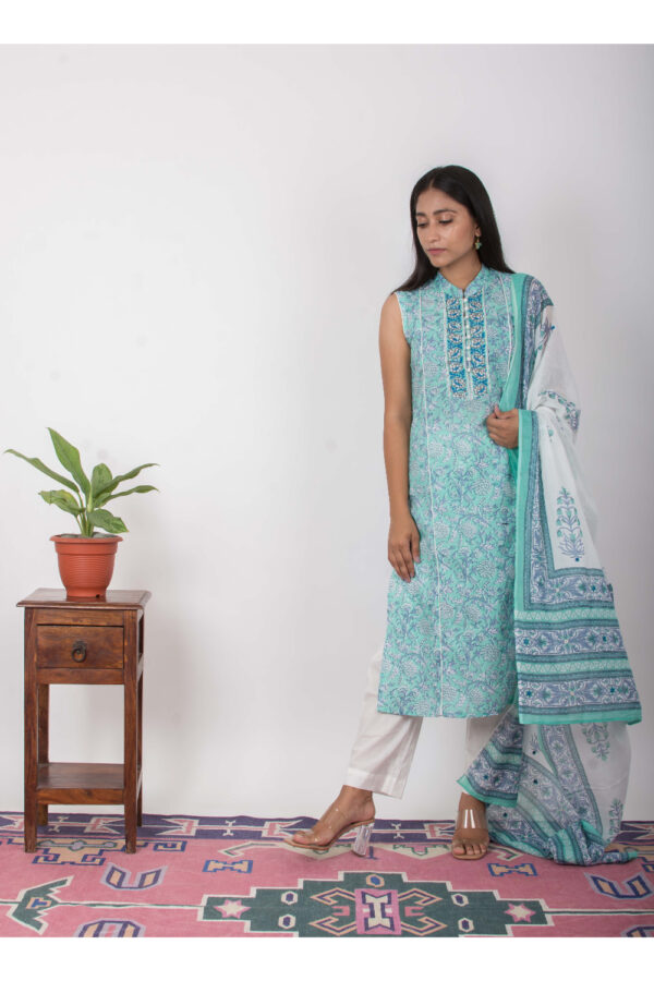 Gulmohar Handblock printed and Embroidered Floral kurta. (3pc kurta,pant and dupatta) Buy Urmul Desert Crafts