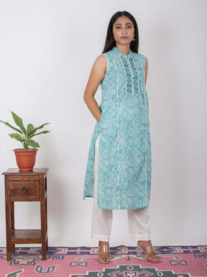 Gulmohar Handblock printed and Embroidered Floral kurta. (3pc kurta,pant and dupatta) Buy Urmul Desert Crafts