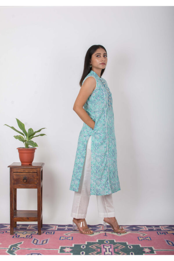 Gulmohar Handblock printed and Embroidered Floral kurta. (3pc kurta,pant and dupatta) Buy Urmul Desert Crafts