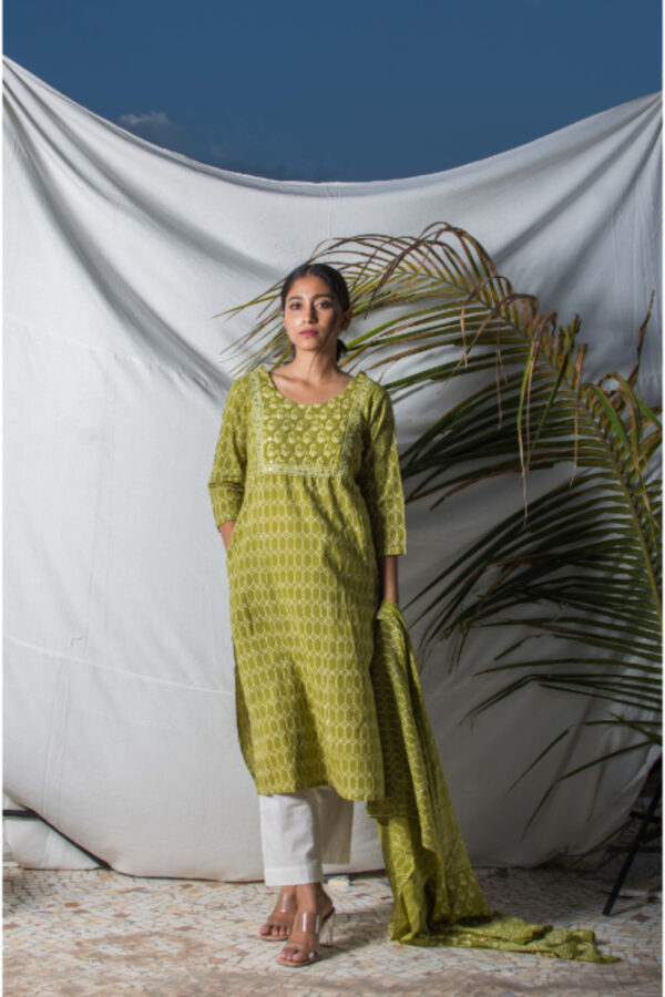 Mumtaz Handblock printed and Embroidered Green kurta. (3pc kurta,pant and dupatta) Buy Urmul Desert Crafts