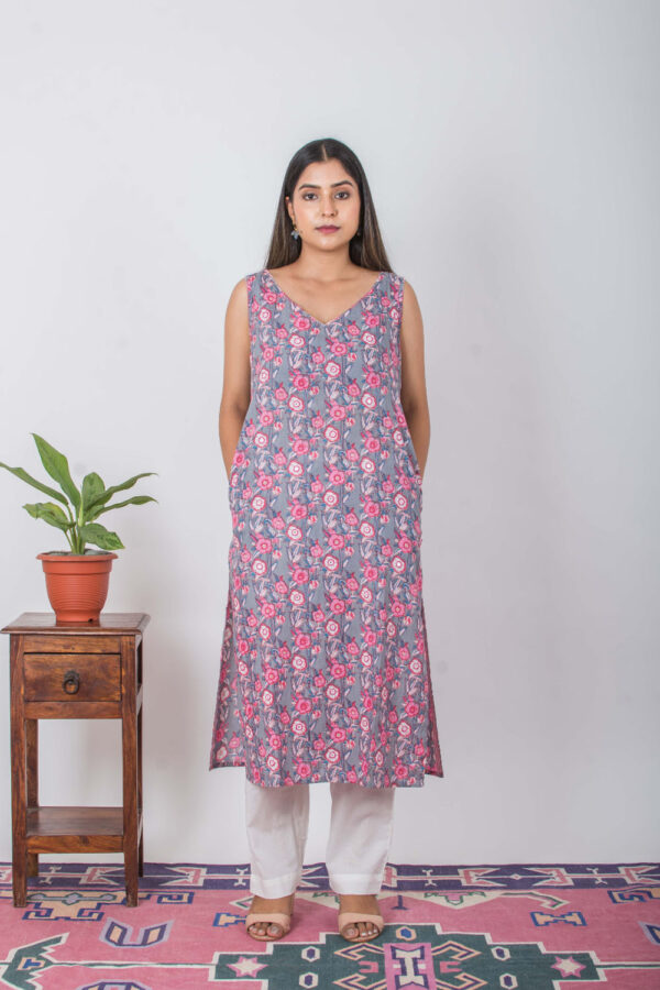 Gulab Handblock printed and Embroidered gulab kurta. (3pc Kurta, Pant and Dupatta ) Buy Urmul Desert Crafts