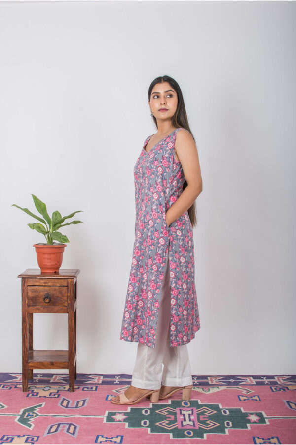 Gulab Handblock printed and Embroidered gulab kurta. (3pc Kurta, Pant and Dupatta ) Buy Urmul Desert Crafts