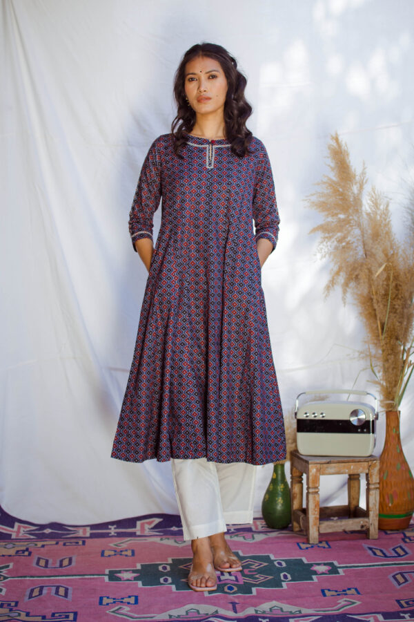 Dia Bageecha Kurti Buy Urmul Desert Crafts