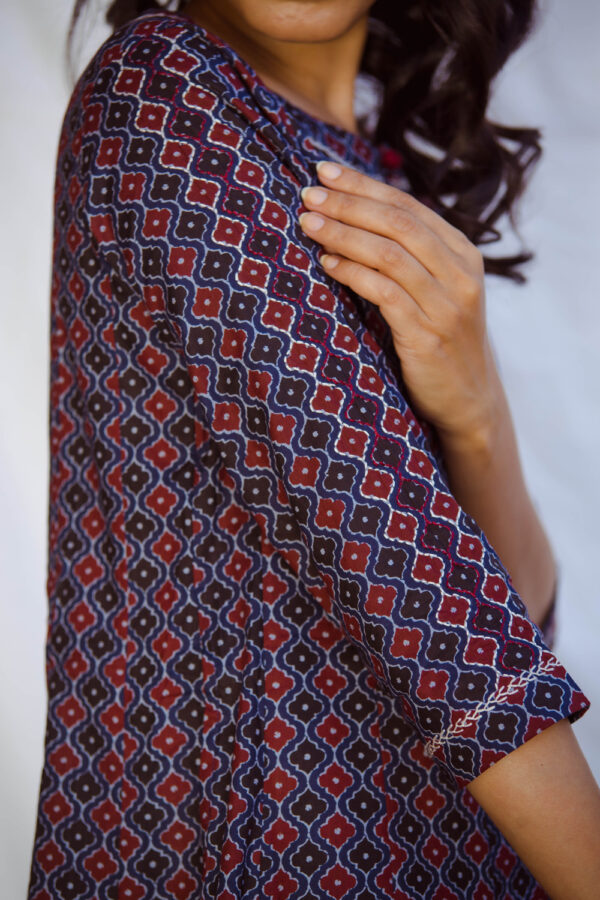 Dia Bageecha Kurti Buy Urmul Desert Crafts