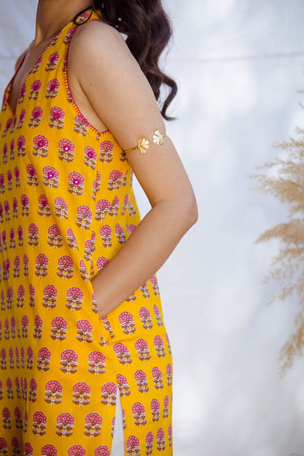 Inari Bageecha Kurti Buy Urmul Desert Crafts