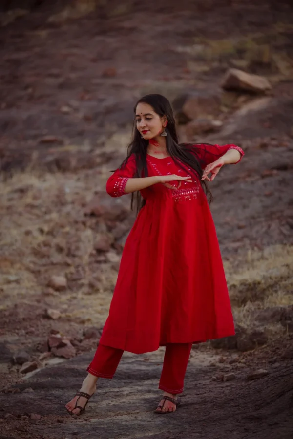 Reeti Sitara Kurti By Urmul Desert Crafts