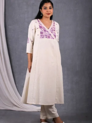 Nayan Angrakha Handloom Kurta
